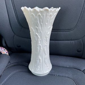 LenoxVase like new